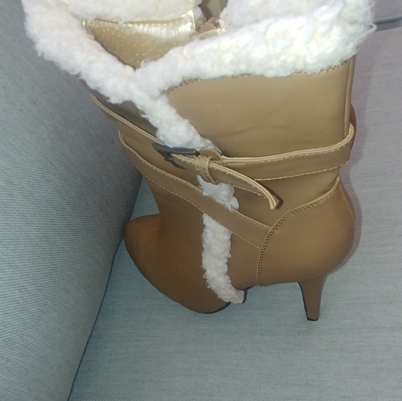 JustFab Boots with the Fur! Brand New, Never Worn! Size 8 - Picture 5 of 15